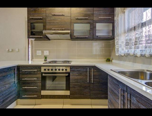 3 BEDROOM TOWNHOUSE FOR SALE IN EVELEIGH